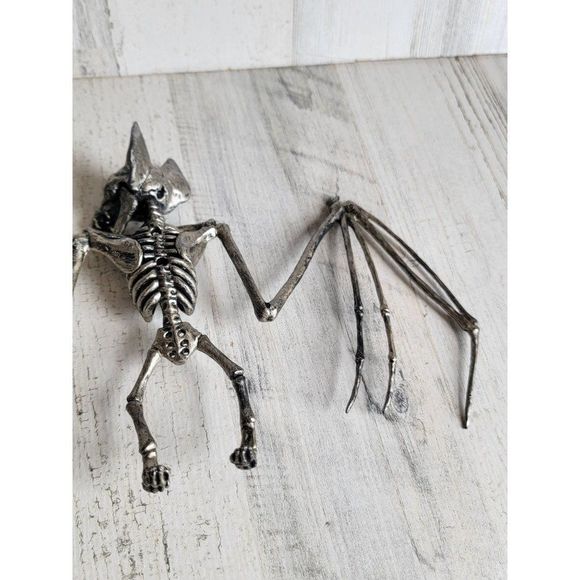 Crazy bonez metallic hanging bat prop decor Halloween scary - Picture 8 of 8